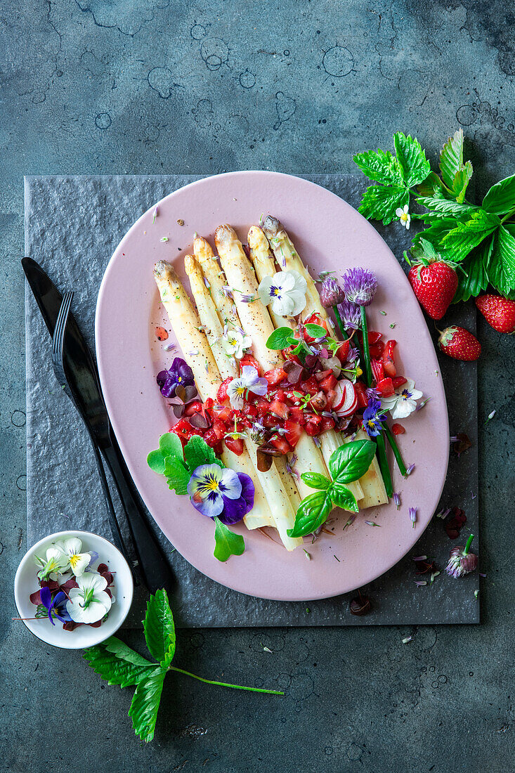 Weißer Spargel mit Bilder kaufen 13433026 StockFood