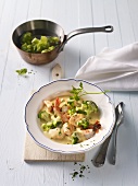 Lachs-Garnelen-Topf mit Brokkoli