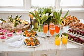 Frühlingsbuffet mit Fingerfood und Drinks