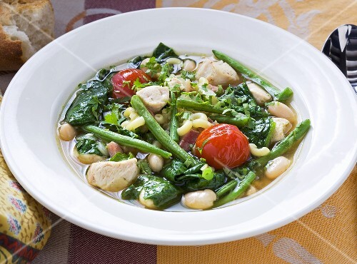 Vegetable soup with chicken and elbow macaroni