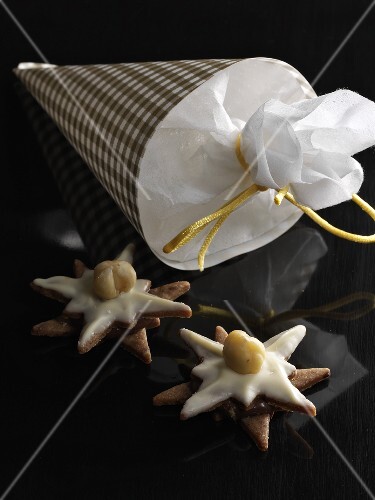 Nougat stars for gift giving