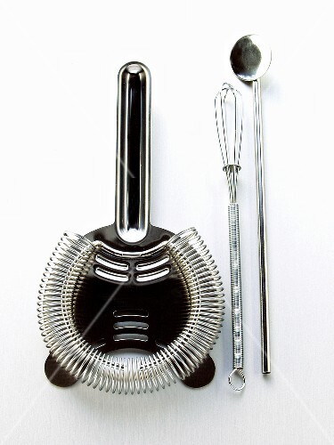 Various utensils for mixing drinks (3)