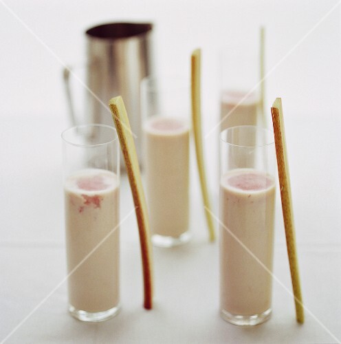 Rhubarb and almond lassis