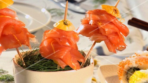 Lachsspiesse, Sushi und Thunfischsandwiches