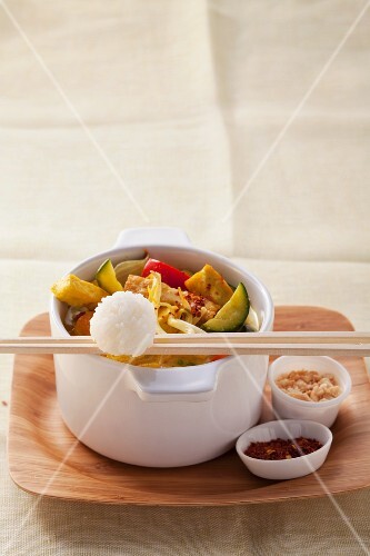 Thai curry with tofu and vegetables