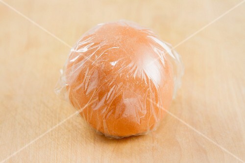 Red pasta dough