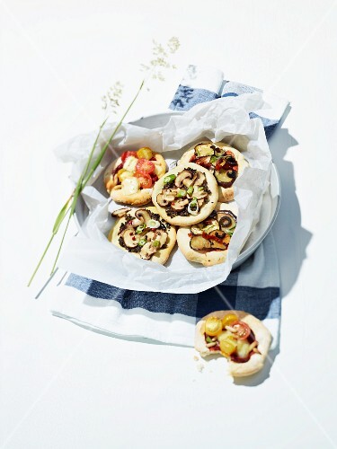 Mini pizzas for a picnic