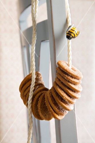 Honey biscuits with holes