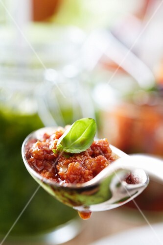 A spoonful of bolognese sauce (close-up)