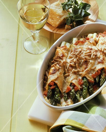 Baked crespelle filled with green asparagus (2)