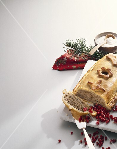 Lihamurekepiiras (meat pie, Finland, Christmas)