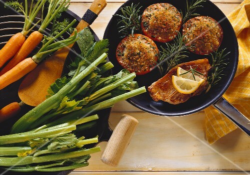 Lamb chop with tomato gratin and raw vegetables (2)