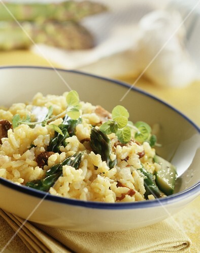 Risotto asparagi e porcini (Asparagus risotto with ceps)