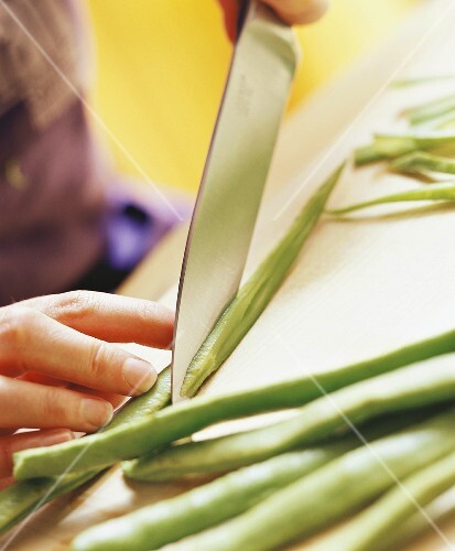 Slicing green beans