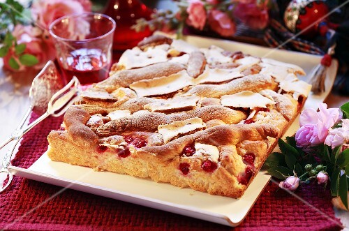 Redcurrant cake