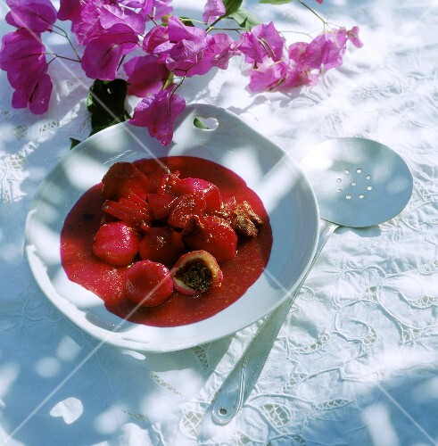 Kubbahts (filled semolina dumplings, Syria) with beetroot