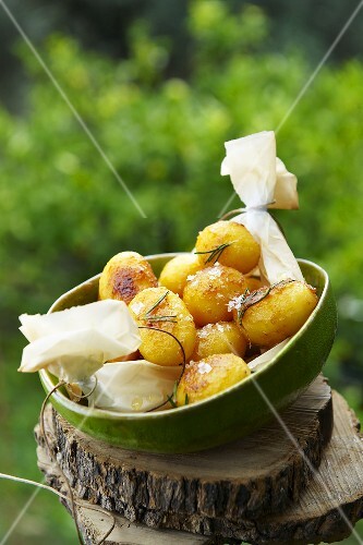 Potatoes with sea salt and rosemary