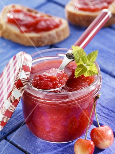 Sweet cherry jam