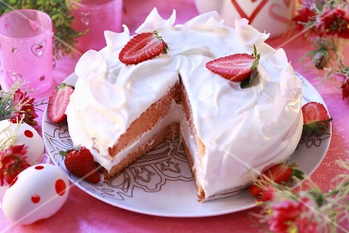Strawberry cream cake