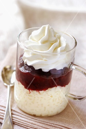 Rice pudding with fruit and cream