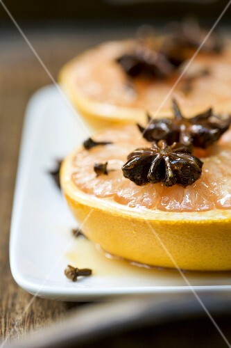 Baked grapefruit with honey
