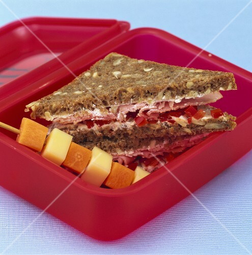 Healthy cream cheese, pepper & ham sandwich for break time