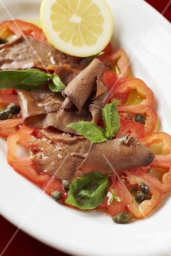 Insalata di pomodori e bottarga (Tomato salad with botargo)