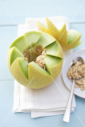 Removing the seeds from a Galia melon