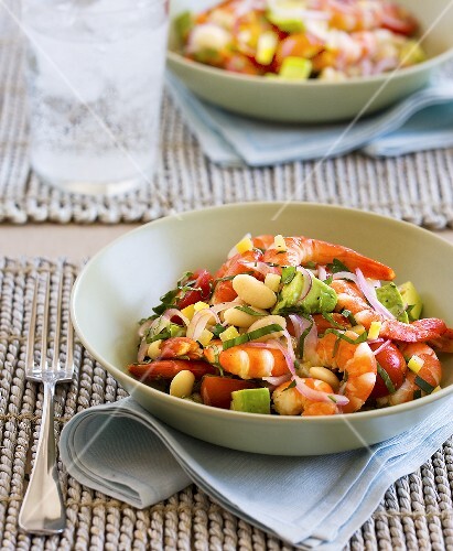 Riesengarnelensalat mit Avocado und Bohnen
