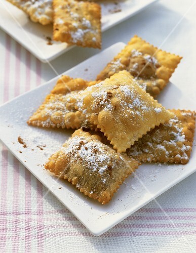 Ravioli dolci (Sweet ravioli, Italy)