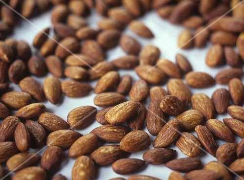 Shelled almonds