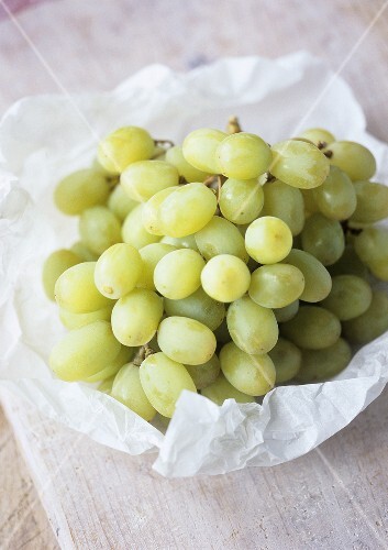 Seedless green table grapes