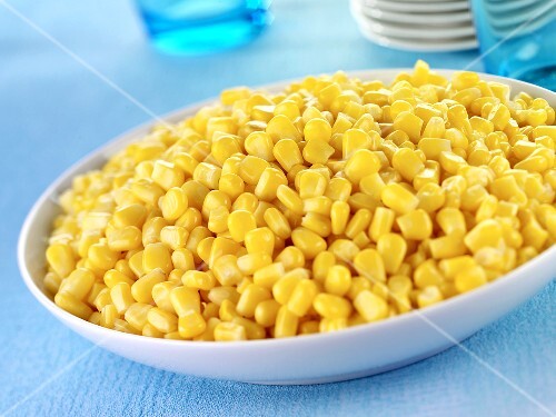 Sweetcorn kernels (tinned) in a dish