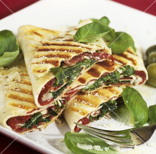 Fagottini con la bresaola (Wrap filled with bresaola)