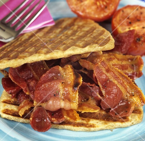 Bacon sandwich in potato waffles (UK)