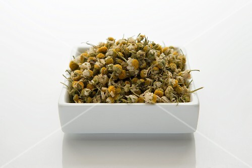 Dried camomile flowers (matricariae flos)