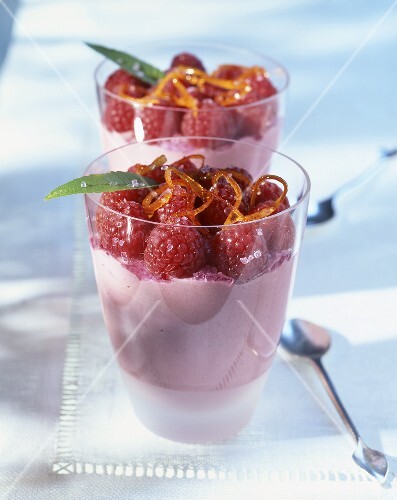 Raspberry yogurt cream