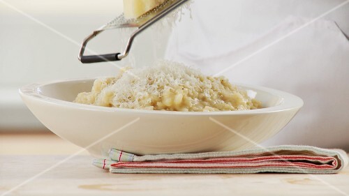 Preparare il risotto (English Voice Over)