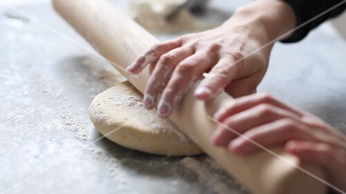 Making ribbon pasta