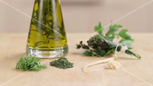 Frische Kräuter vorbereiten