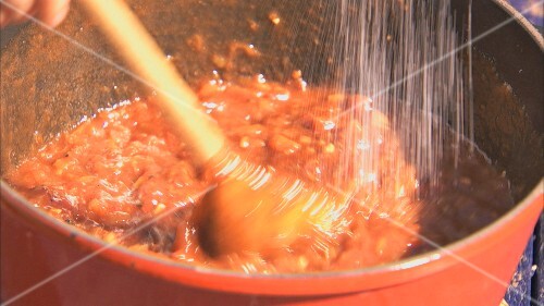 Making barbecue sauce