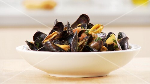 Mussels in a wine broth