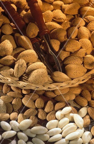 Almonds; Whole, Shelled and Peeled