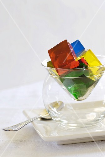 Bunte Götterspeisewürfel