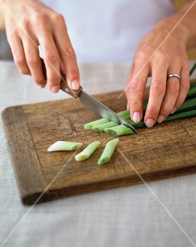 Cutting spring onions