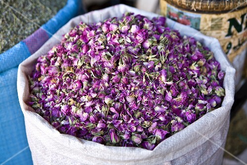 Dried rosebuds