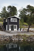 Compact Summer in the Archipelago