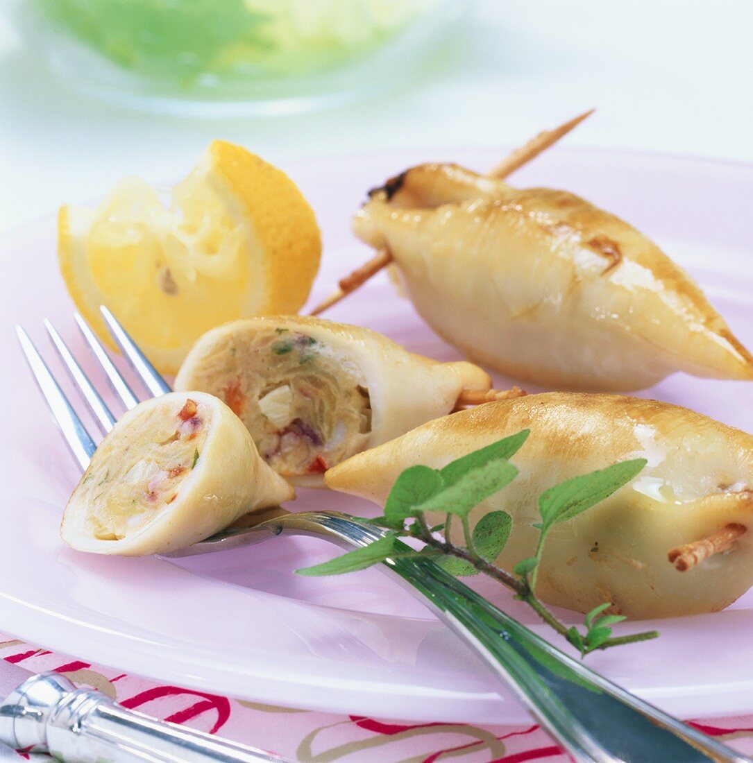 Tintenfische mit Kartoffel-Paprika-Füllung