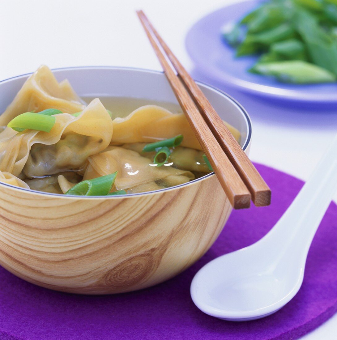 Broth with prawn wontons