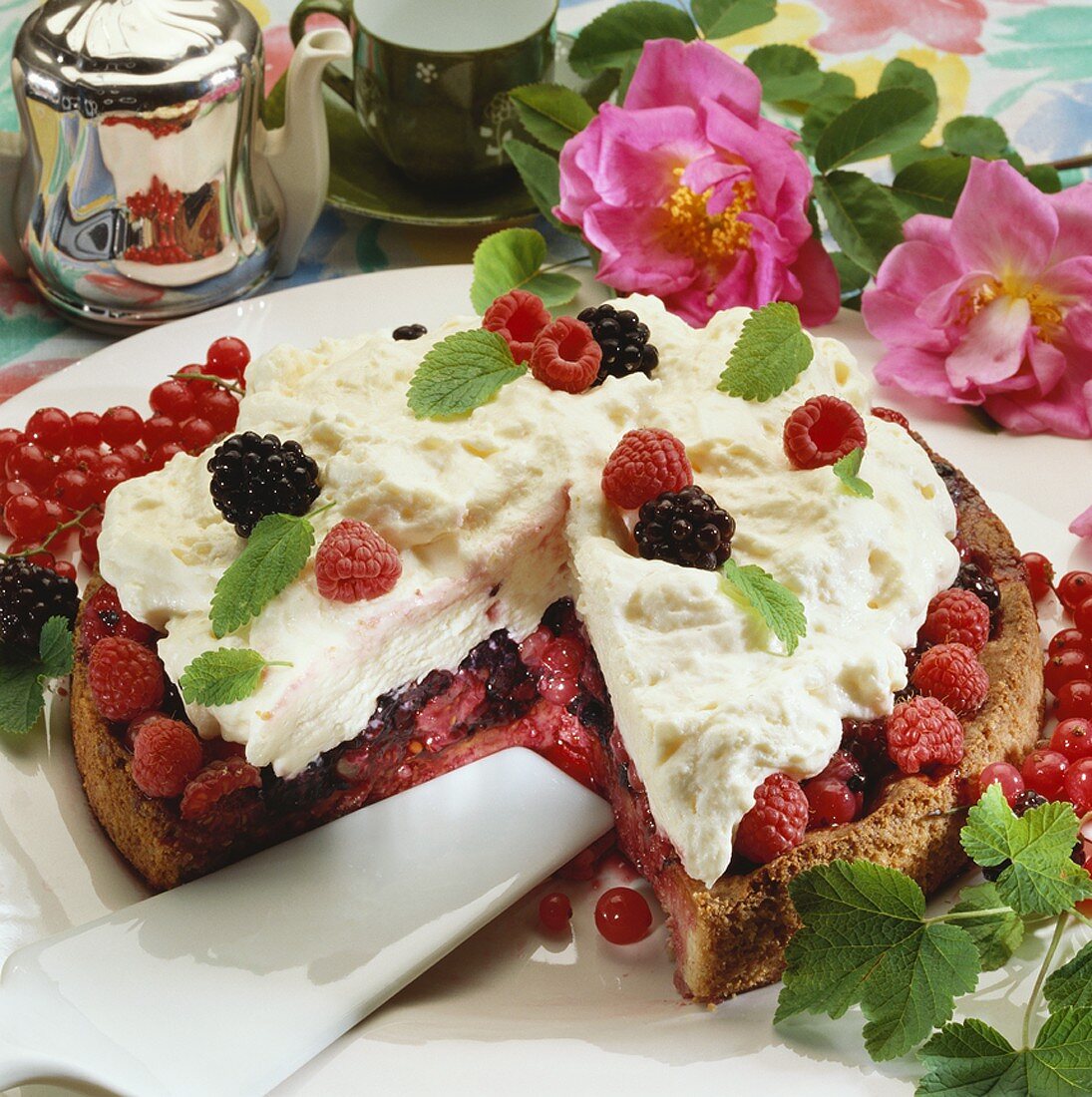 Sommerbeerentorte mit Sahnecreme